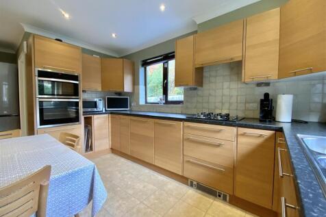 Kitchen/ Breakfast Room