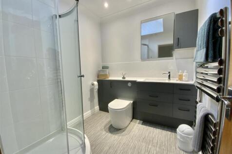 Family Shower Room