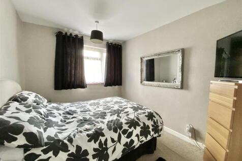 Bedroom 1 (Ground Floor)