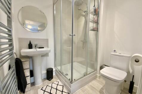 Ensuite shower room