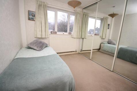 108 Melrose bedroom 2.JPG
