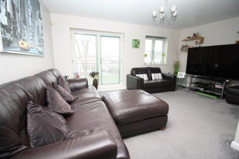16 Wraxall Way lounge a.JPG