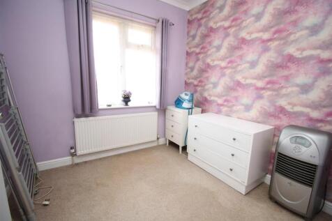 29 Staple bedroom 3.JPG