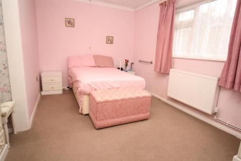 5 Lime bedroom 1a.JPG