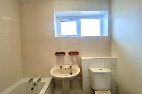 BATHROOM 4.jpeg