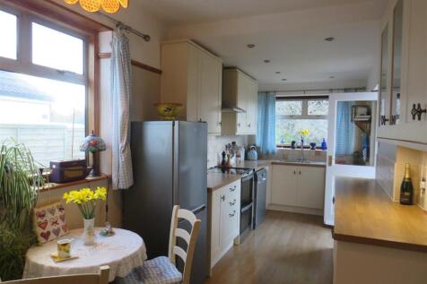Kitchen 1.JPG