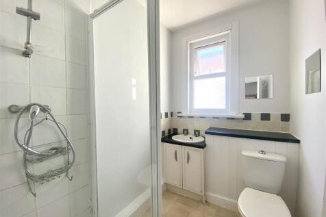 BATHROOM 2.jpeg