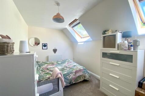 BEDROOM.jpeg