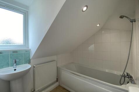 BATHROOM 3.jpeg