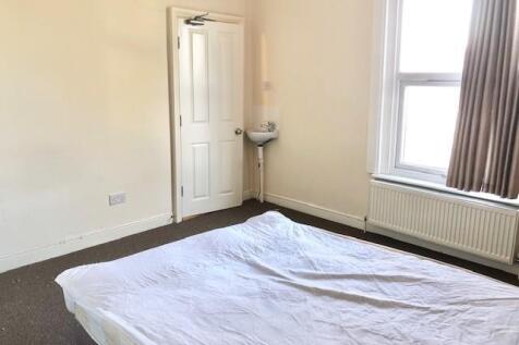 BEDROOM 4B.jpg