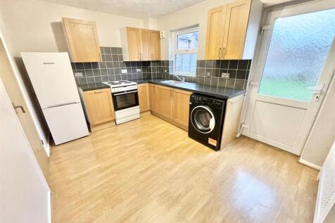 FITTED KITCHEN.jpg