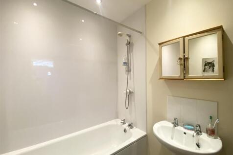 BATHROOM 3.jpeg