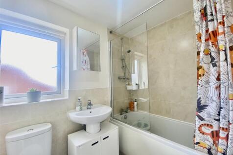 BATHROOM 3.jpeg