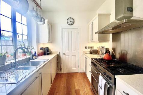 KITCHEN 3.jpeg