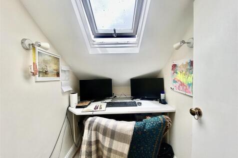 OFFICE.jpeg
