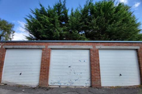 garage 2.jpg