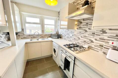 FITTED KITCHEN.jpg