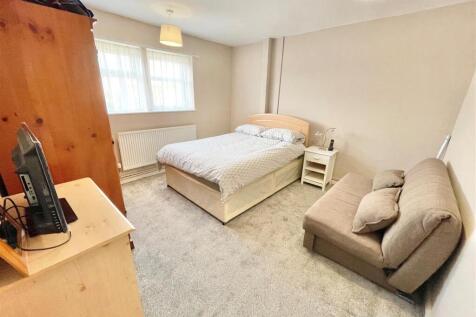 BEDROOM 1A.jpg