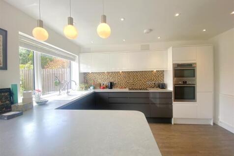 KITCHEN .jpeg
