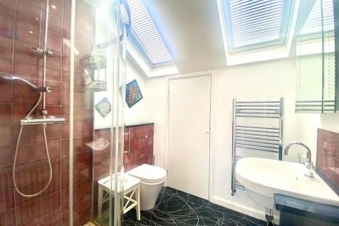 ENSUITE 2 .jpeg