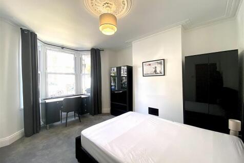 BEDROOM 2.jpeg