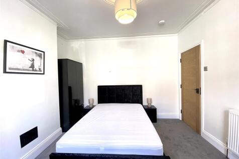 BEDROOM.jpeg