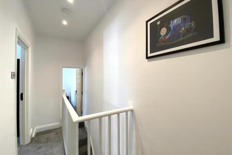 HALLWAY 3.jpeg