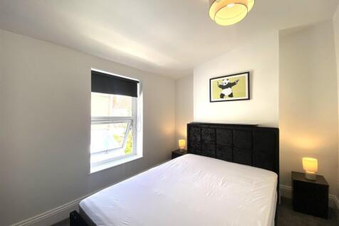 BEDROOM.jpeg