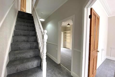 HALLWAY.jpg