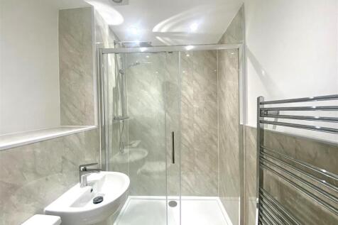 BATHROOM .jpeg