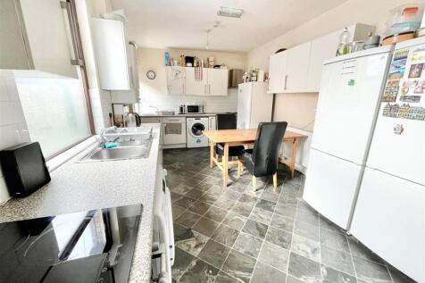 COMMUNAL KITCHEN.jpg