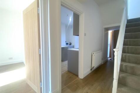 HALLWAY 2.jpeg