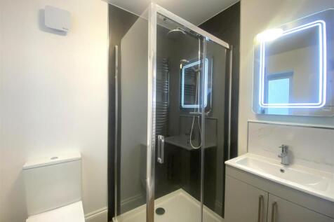 BATHROOM.jpeg