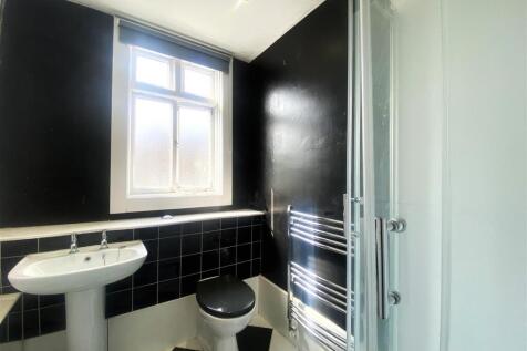 BATHROOM 2.jpeg