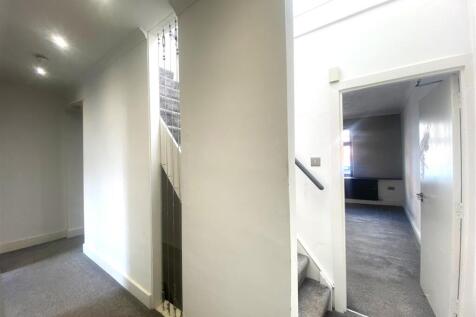 HALLWAY.jpeg