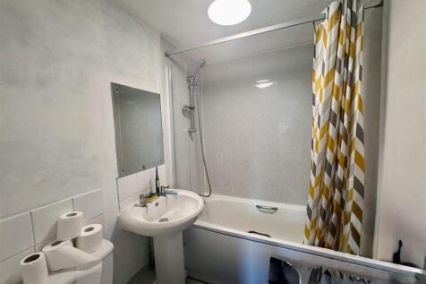 BATHROOM 1.jpg