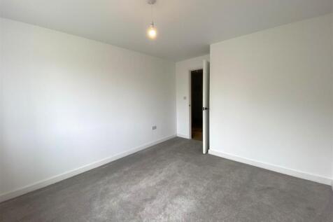 BEDROOM .jpeg