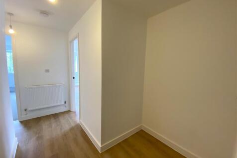 HALLWAY 2.jpeg
