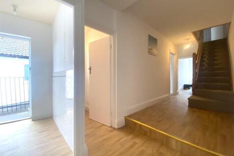 HALLWAY.jpeg
