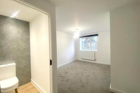 BEDROOM.jpg