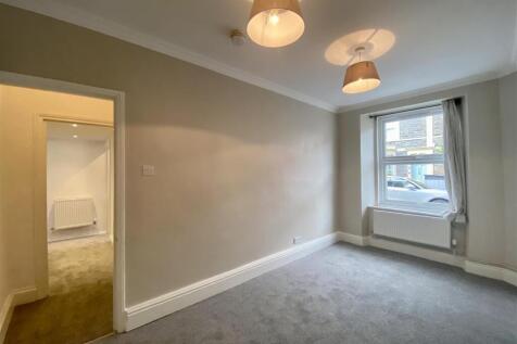 BEDROOM 15.jpeg