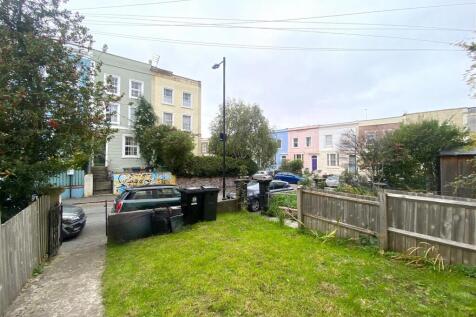 FRONT GARDEN.jpeg