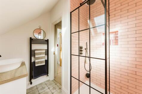 2nd floor bathroom