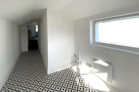 HALLWAY.jpg
