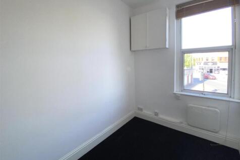 BEDROOM.jpg