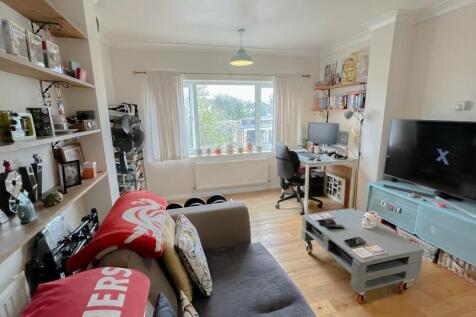 2nd Photo of Lounge