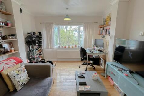 3nd Photo of Lounge