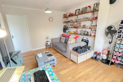 4th Photo of Lounge