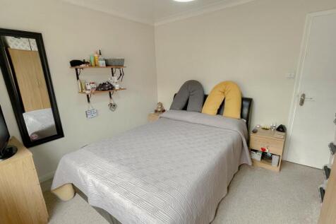 3rd Photo of Bedroom 1