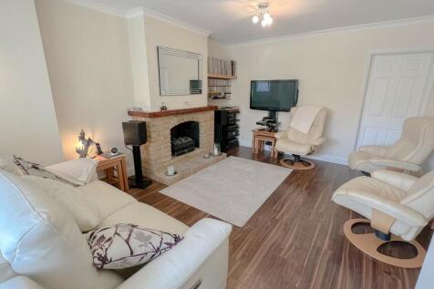 2nd Photo of Lounge